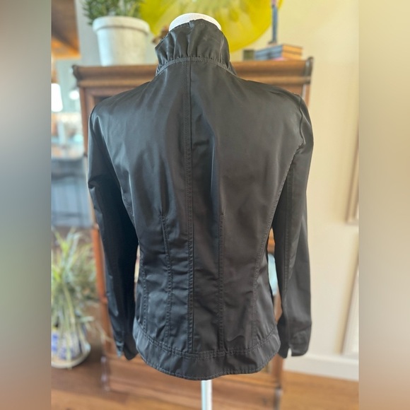 Lafayette 148 New York Black Ruffle Neckline Full Zip Jacket Size 4 Small Top - Picture 9 of 12